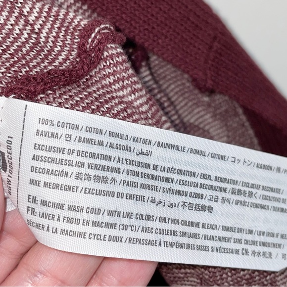 Abercrombie & Fitch | Maroon Damask Slouchy Sweater Cardigan Women’s Size Large - Picture 2 of 4